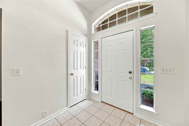 Building Photo - 6138 Kristen Park Ln