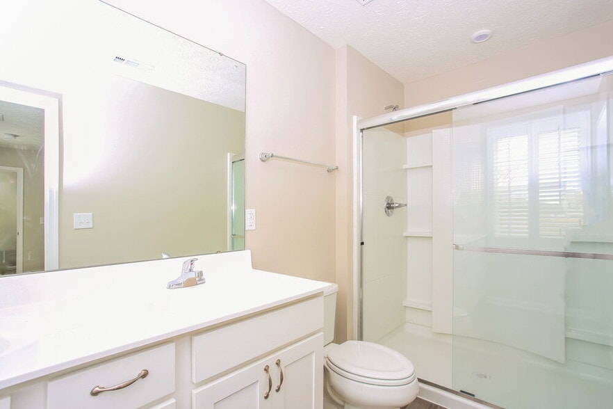 Building Photo - 4151 Swallowfield St