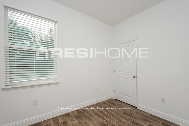 Building Photo - HOME FOR RENT!