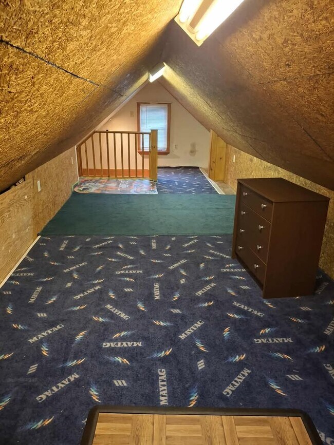 Building Photo - 79 Harris St