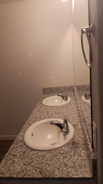 Building Photo - 2084 E Velvet Pl