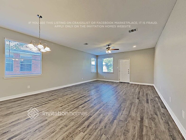 Building Photo - 1060 Pullman Dr