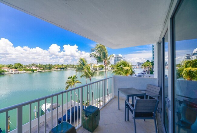 Building Photo - 5838 Collins Ave