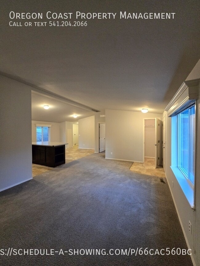 Building Photo - 15 N Hillside Dr