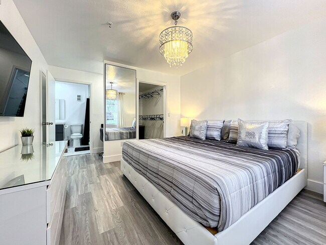 Building Photo - Westpointe Boulevard, Orlando, FL 32835 - 1 BR 1 BA condo