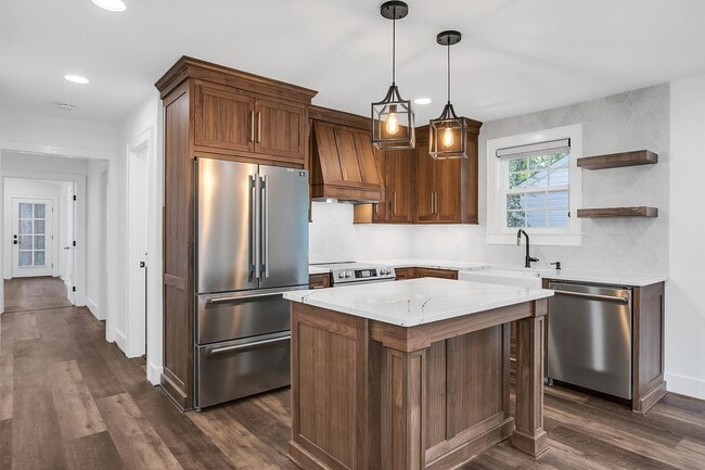 Building Photo - 109 Augusta St