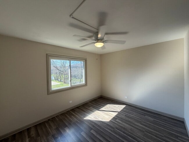 Building Photo - Welcome home to this beautifully maintained two-story townhome nestled on a quiet cul-de-sac in G...