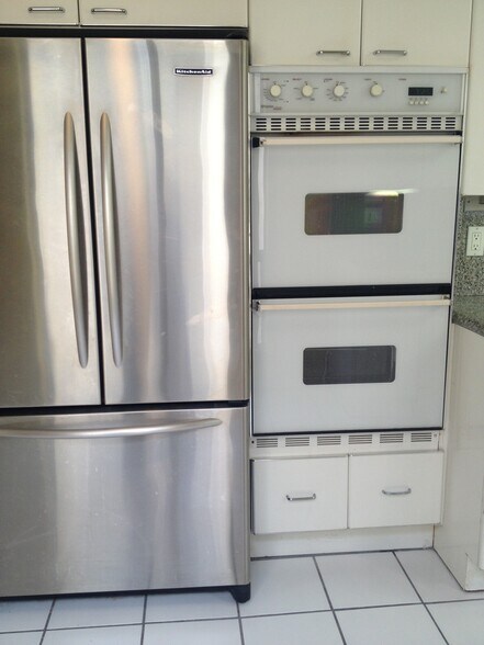 SS Refrigerator & Double Oven - 1923 Selby Ave