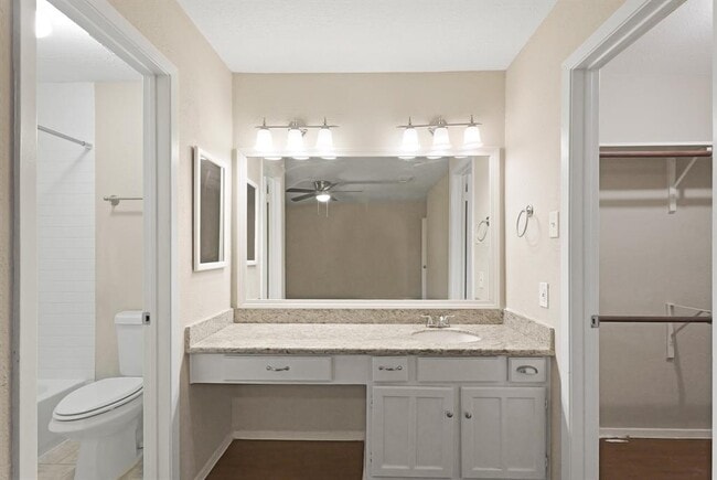 Building Photo - 6934 Renfro Dr