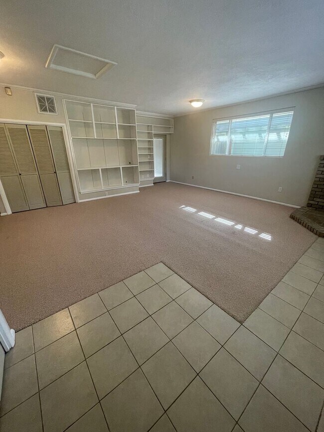 Building Photo - Amazing Freshly Updated Four Bedroom Two Bath Home In Amazing Lebanon Location!