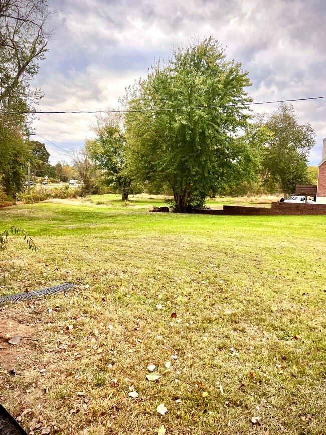 Building Photo - 5237 Old Alexandria Turnpike