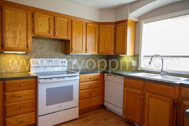 Building Photo - Beautiful 4 Bed 2 Bath Home for Rent in Mi...