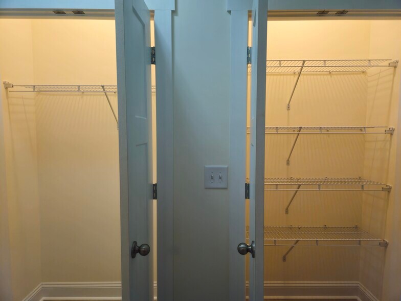 Building Photo - 112 Minnow Dr