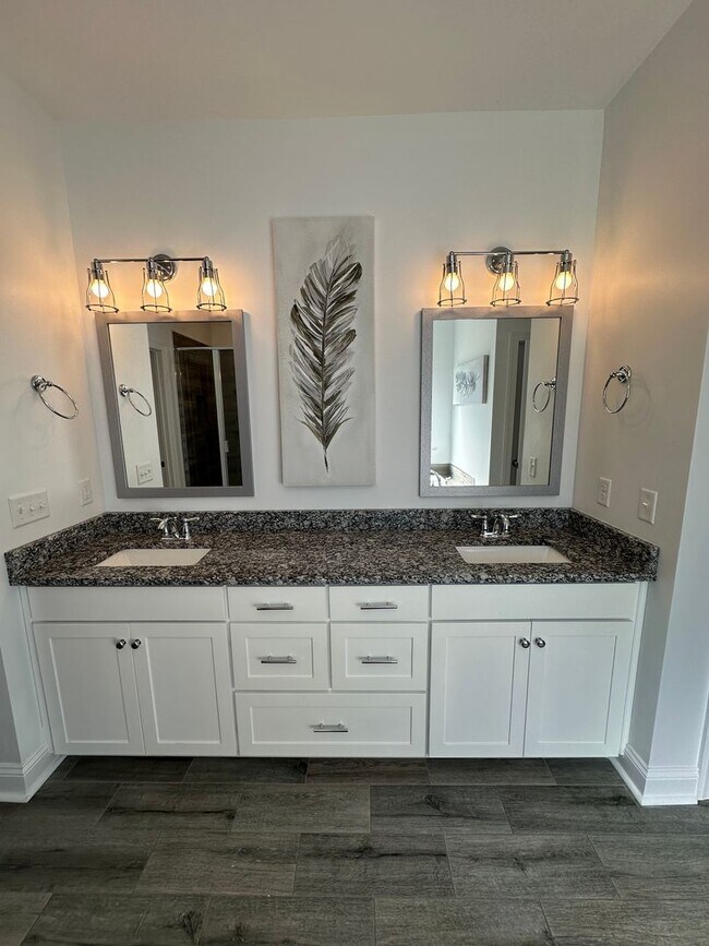 Building Photo - Beautiful 5 bed/3 bath home in Blandford Crossing