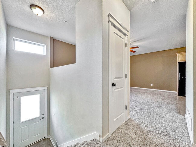 Building Photo - 203 NE 45th Ln
