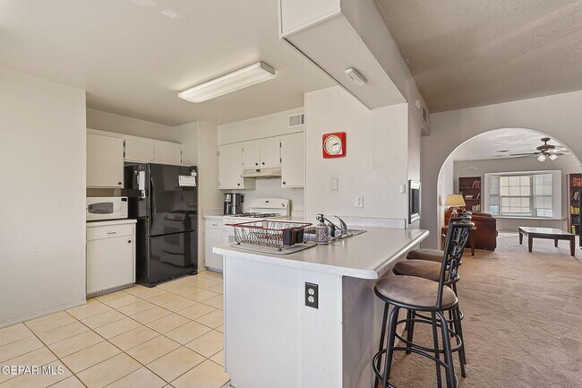 Building Photo - 4713 Sun Valley Dr