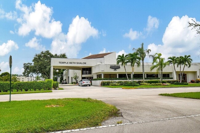 Building Photo - 375 Mansfield I