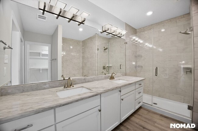 Building Photo - Charming 3BR House in Houston