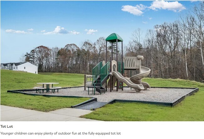 Building Photo - 868 Pilot St