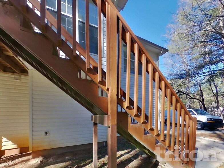 Building Photo - 65 Applewood Cir