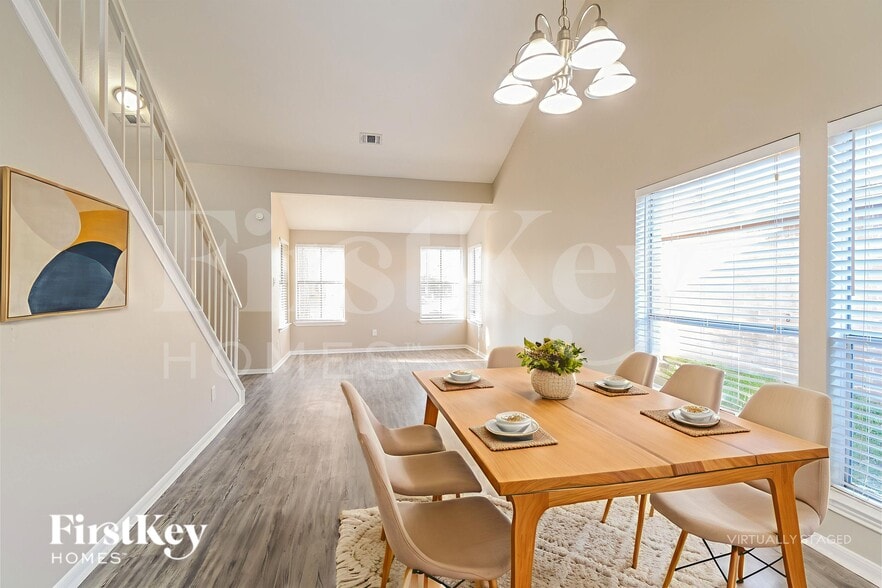 Building Photo - 15915 Vista Del Mar Dr