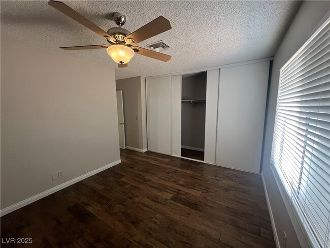 Building Photo - 6976 Mountain Meadow Ln