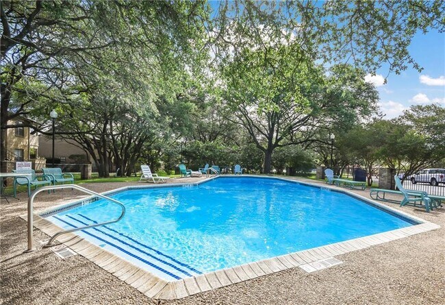 Building Photo - 8210 Bent Tree Rd