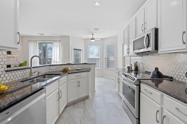 Building Photo - 13202 Fawn Valley Dr
