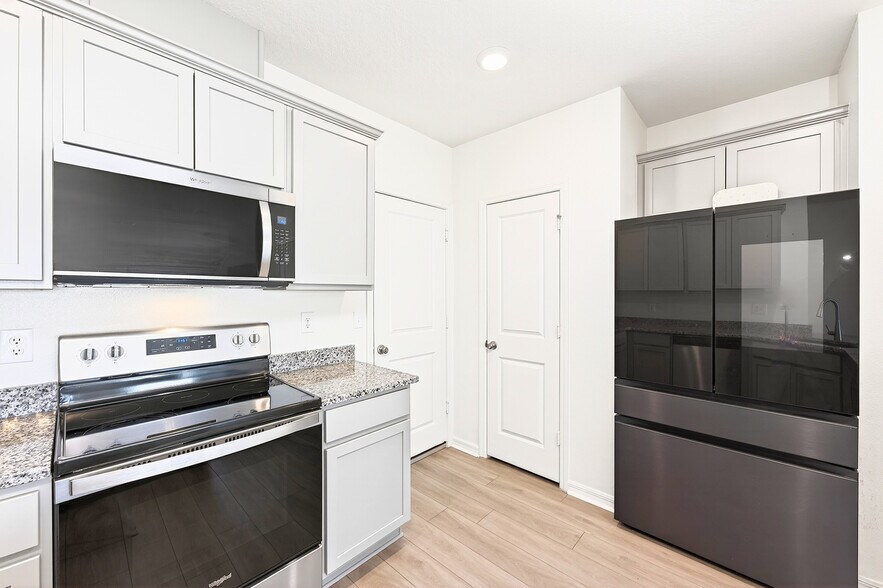 Building Photo - 2338 Carrabelle Way
