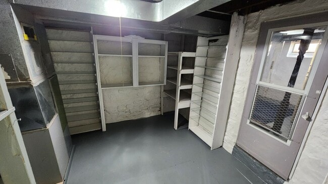 Building Photo - Updated North Side Home