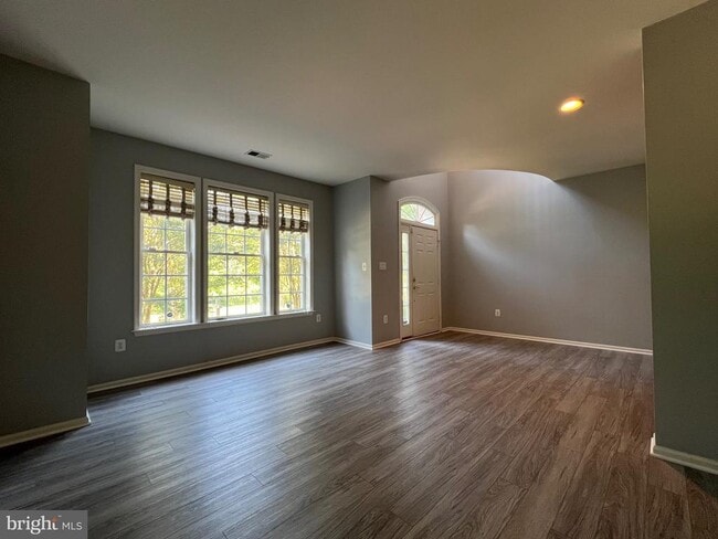 Building Photo - 787 Vestal St