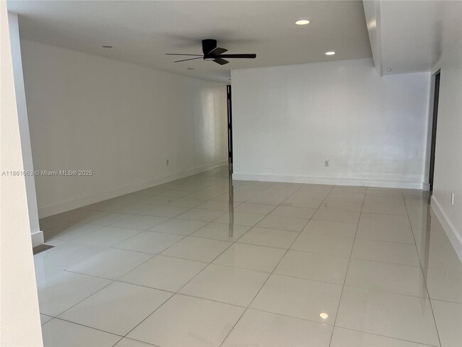 Building Photo - 15400 Sharpecroft Dr