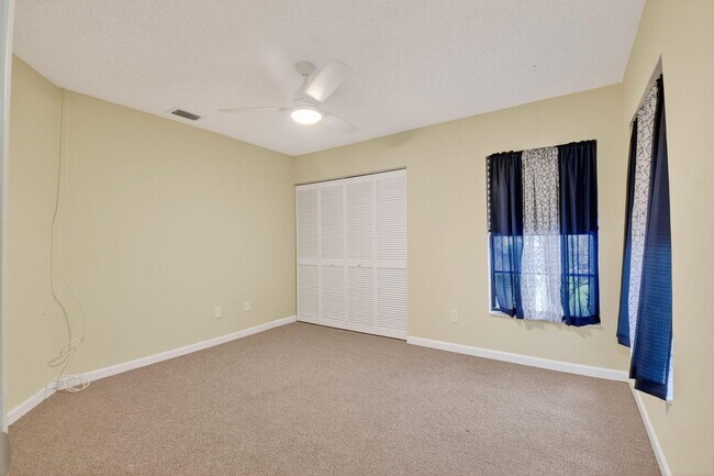 Building Photo - 8081 Cassia Dr