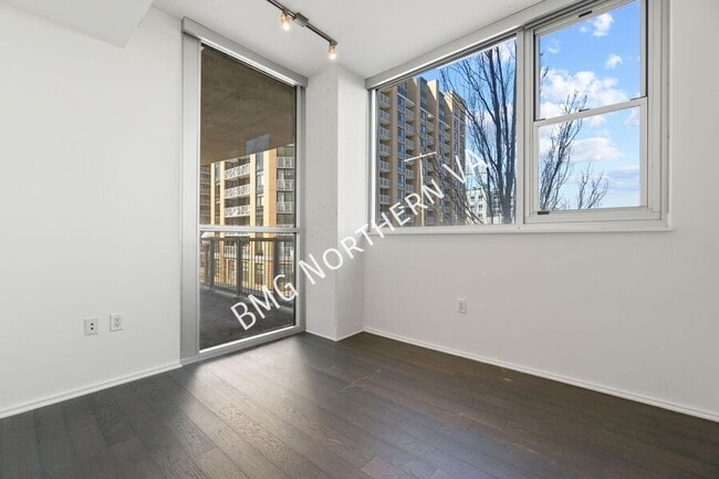Building Photo - 3409 Wilson Blvd