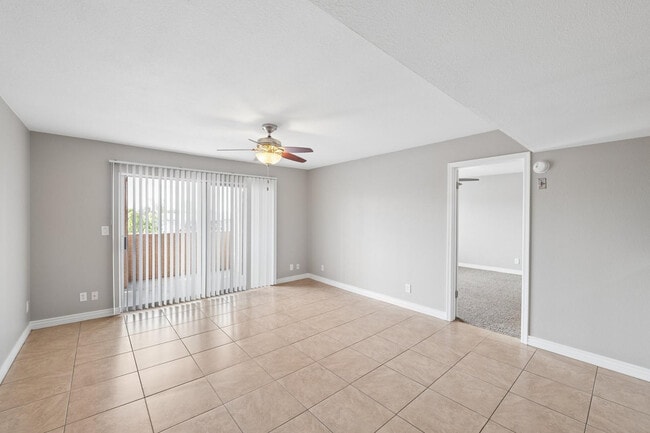 Building Photo - 540 N May