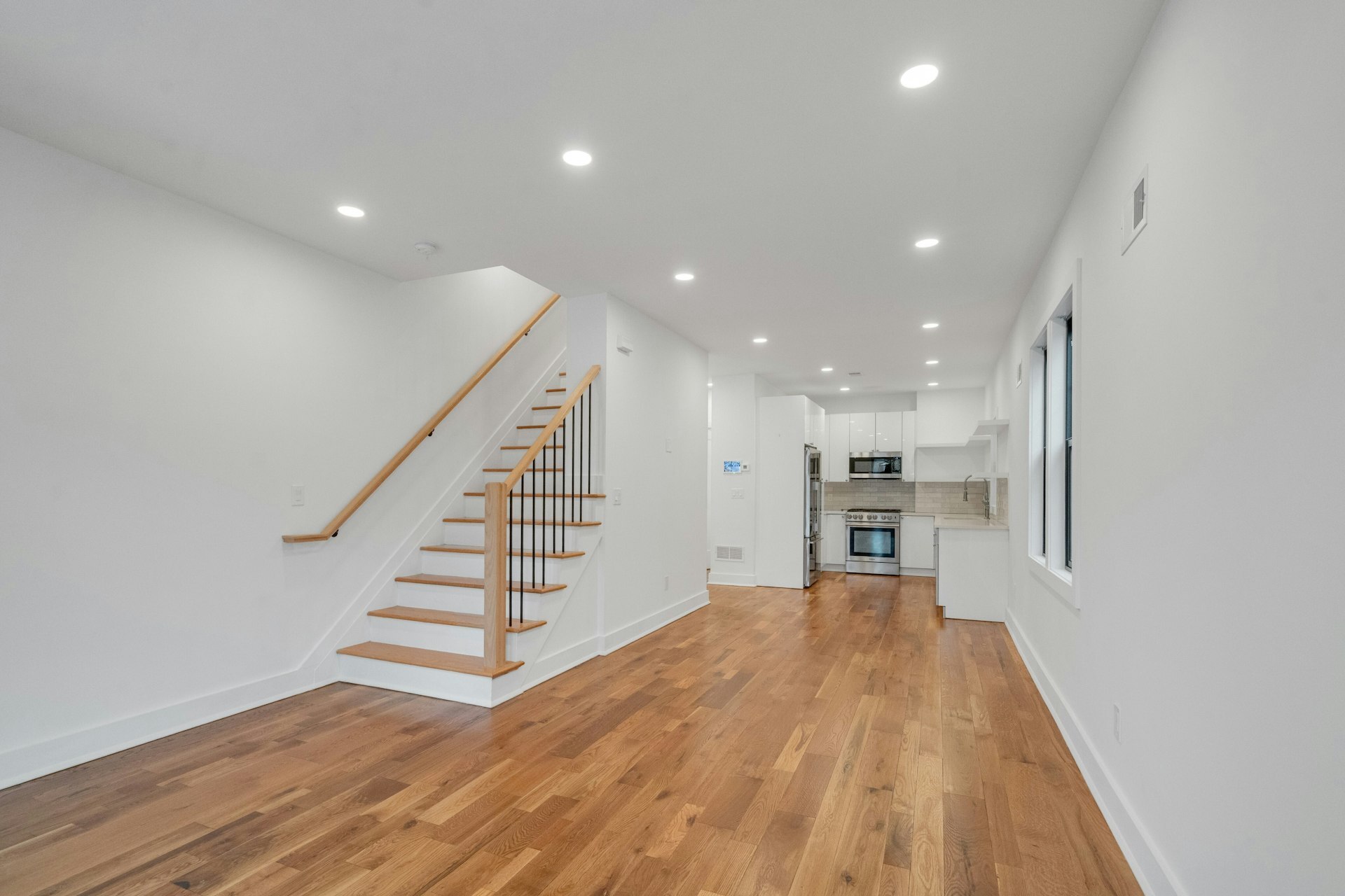 Building Photo - 71 Mission St