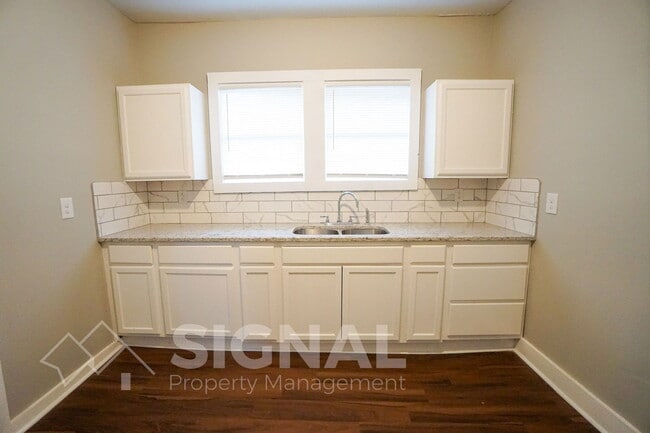 Building Photo - 3845 36th Ave N