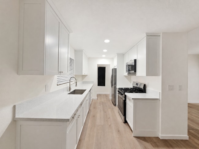 Building Photo - 17062 Harbor Bluffs Cir