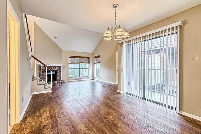 Building Photo - 3130 Walnut Bend Ln