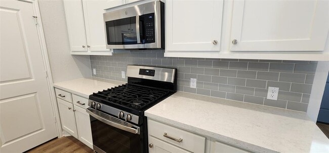 Building Photo - 500 Los Olives Ln