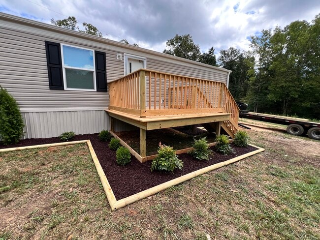 Building Photo - 1711 McKenzie Rd