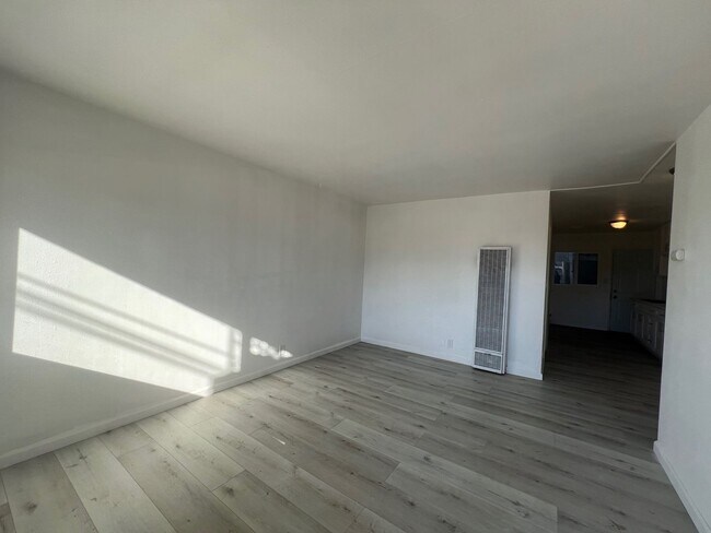 Building Photo - 249 W 65th St