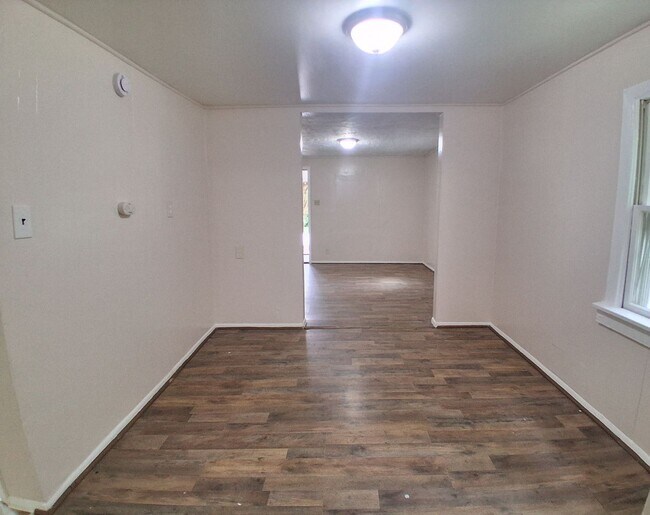 Building Photo - Lovely 3 Bedroom House FOR RENT in Fairfield Twp $1600