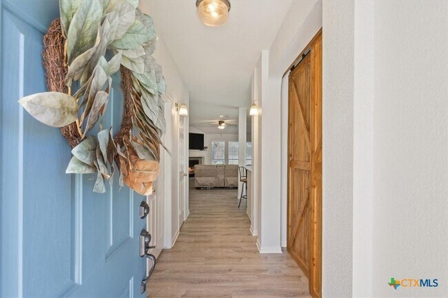 Building Photo - 709 Bighorn Dr