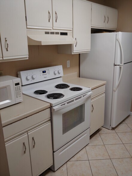 Kitchen - 1451 Thrush Plz