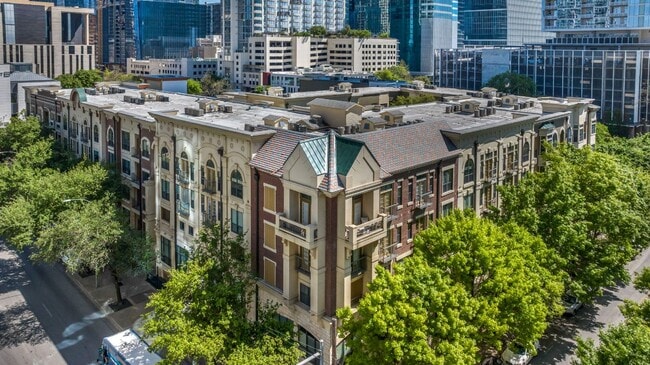 Building Photo - 404 Rio Grande