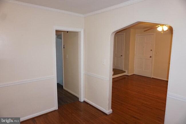 Building Photo - 4926 Edgemere Ave