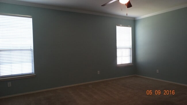 Building Photo - 2681 Calmwater Dr