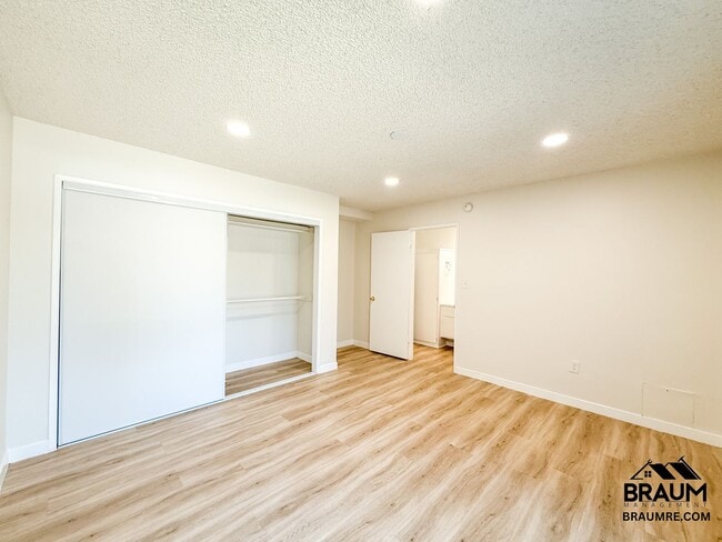 Building Photo - 5461 Kester Ave