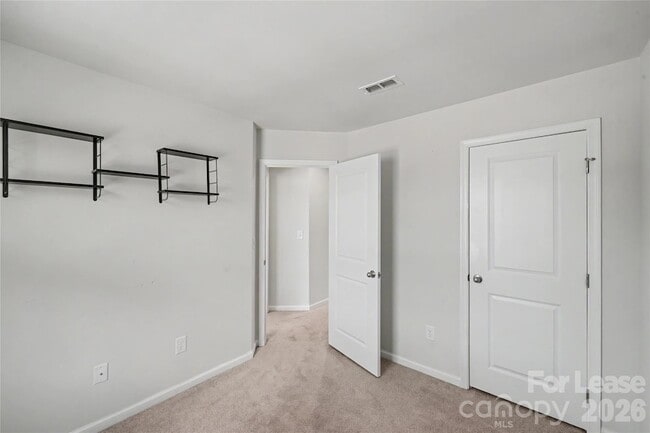 Building Photo - 6042 Cutwater Cir
